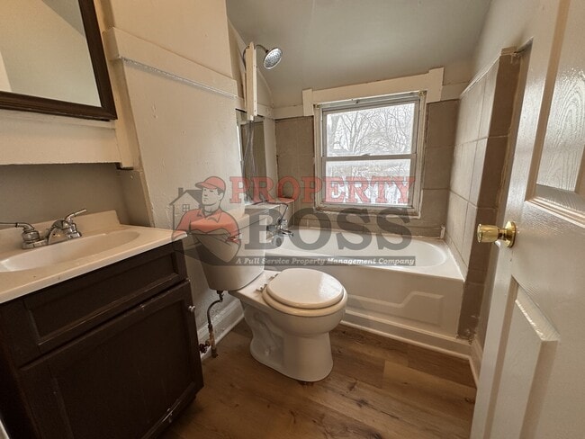 Building Photo - 1225 Lyons St