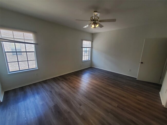 Building Photo - 17473 Red Oak Dr