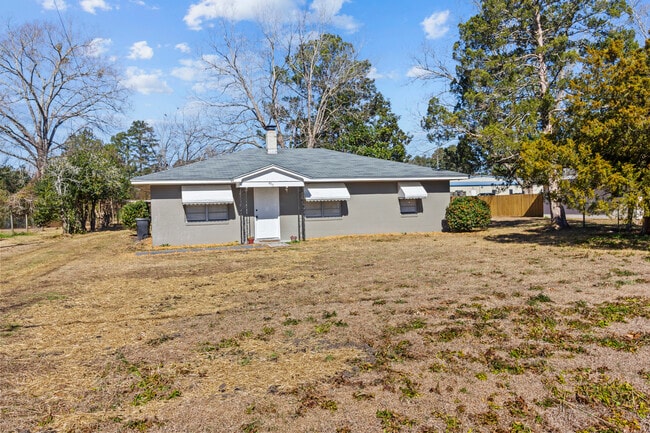 Building Photo - 404 Pine St