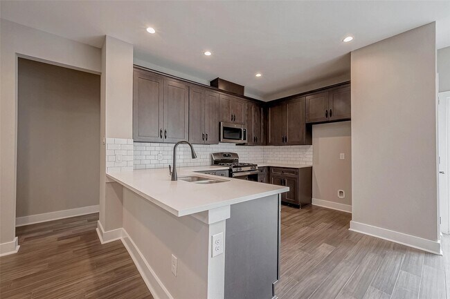 Building Photo - 16531 Oasis Mdw Ln