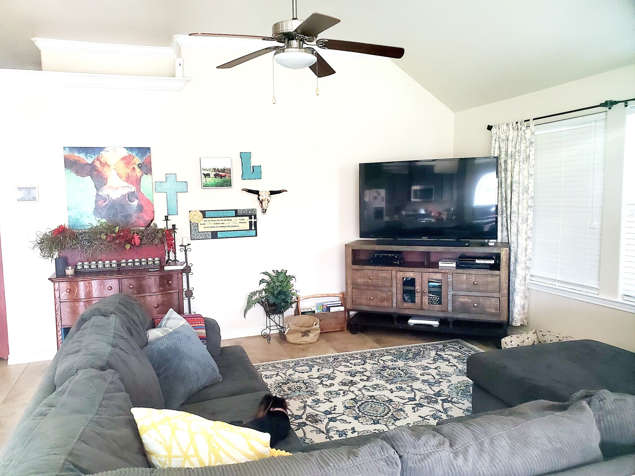 Living Room - 7218 Lands End Dr