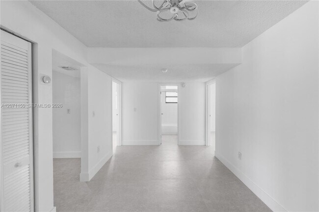 Building Photo - 1225 West Ave