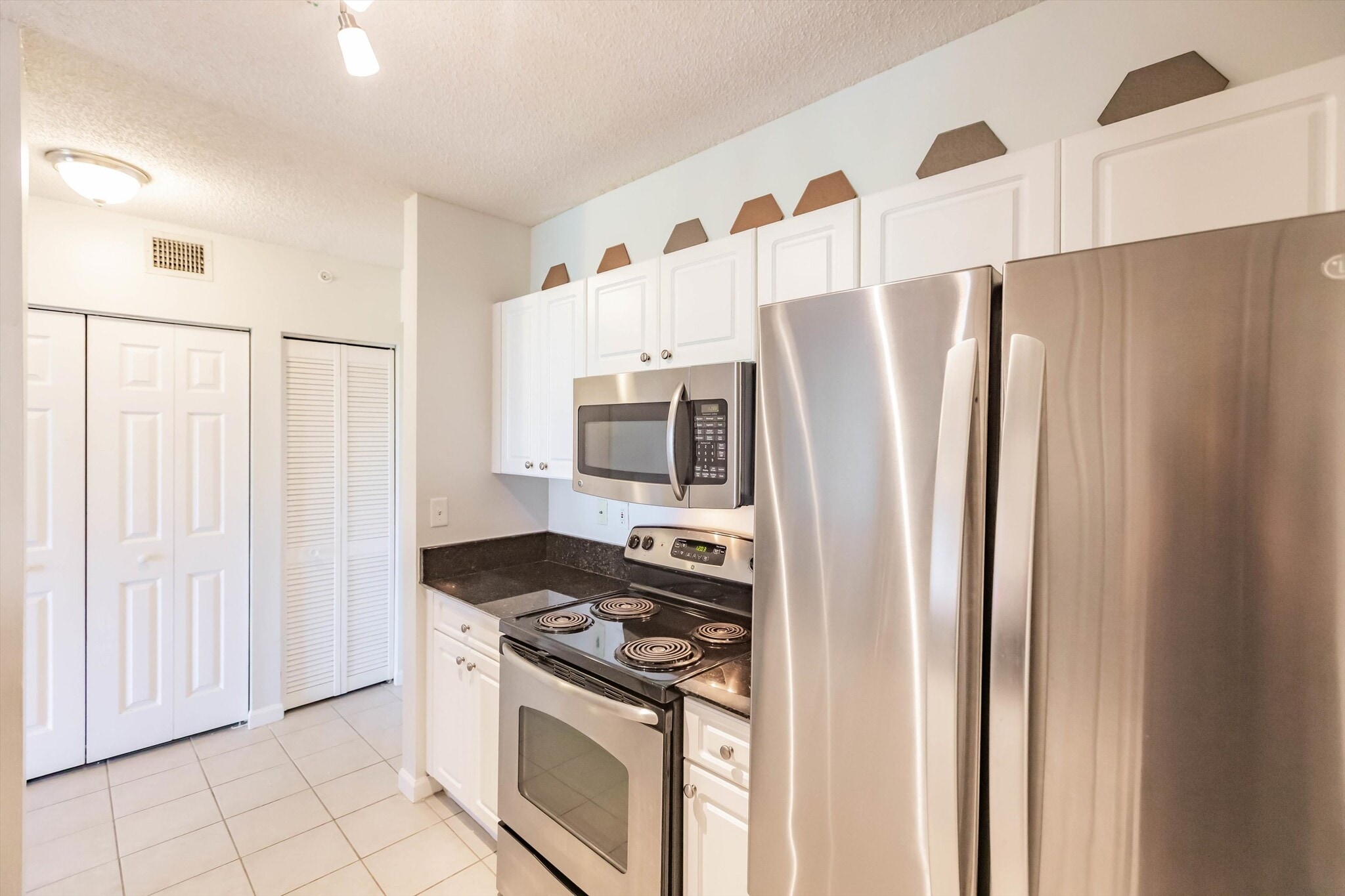 Building Photo - 651 Okeechobee Blvd