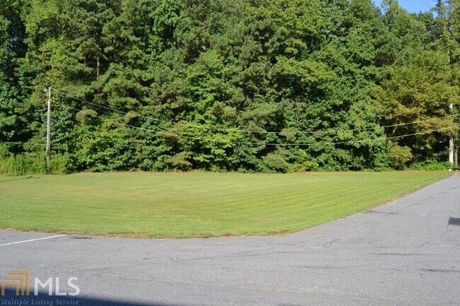 Building Photo - 123 Saine Dr SW