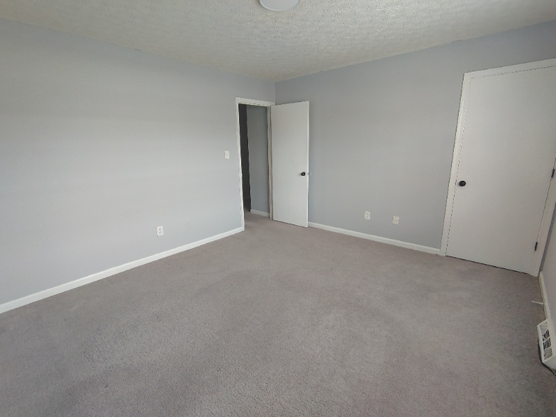 Building Photo - 22 Fonda Dr