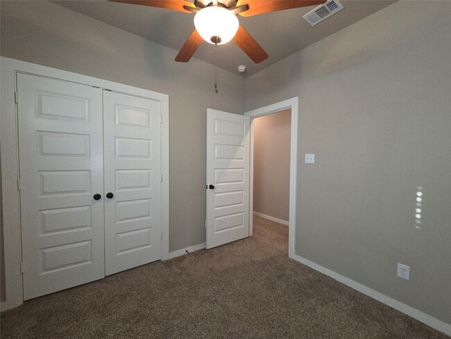 Building Photo - 9740 Grosbeak Ln