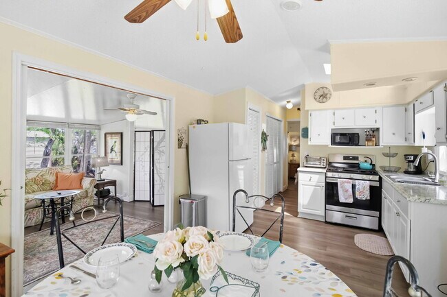 Building Photo - "Ramblers Rest Resort - 1 bed 1 bath home"