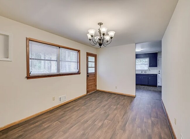 Building Photo - 1114 Terrace Cir