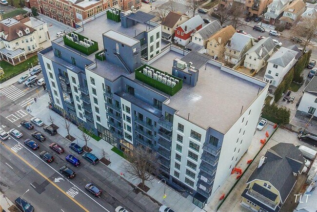 Building Photo - 2442 Ocean Ave