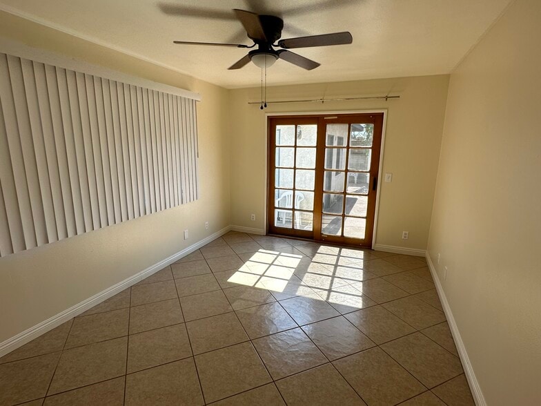 Building Photo - 115 S San Jose Dr