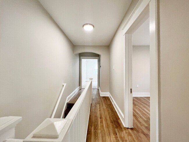 Building Photo - 193-197 E Lancaster Ave