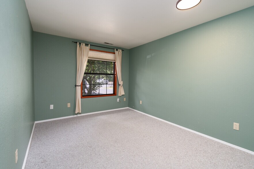 Building Photo - 124 N 39th Pl