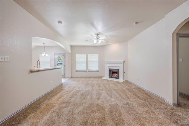 Building Photo - 8127 Robertson Dr