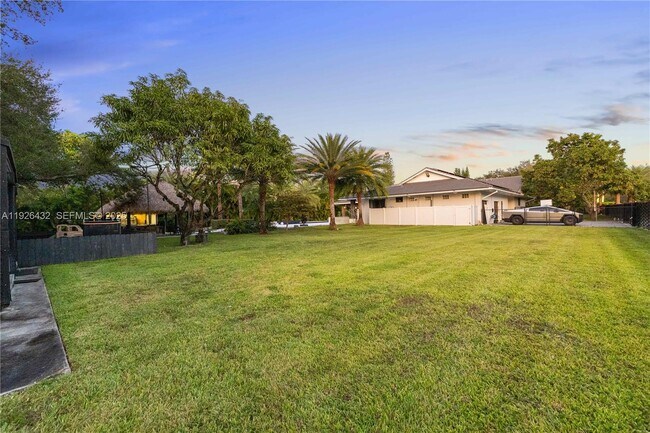 Building Photo - 9040 SW 110th Ave