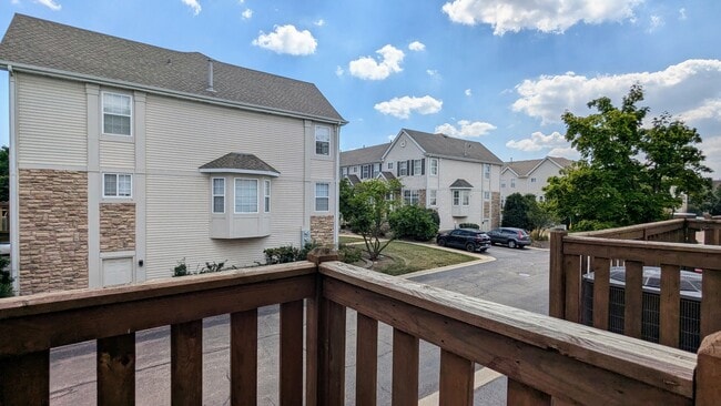 Building Photo - 852 S Insignia Ct