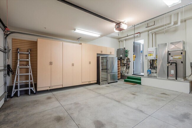 Building Photo - Wow! What a Great Home!