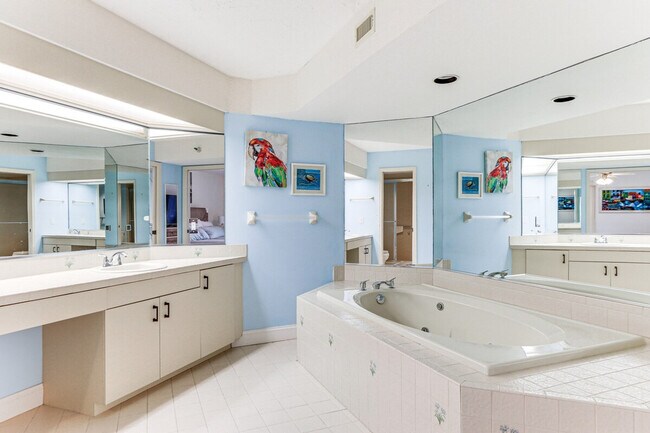 Building Photo - 113 Tidy Island Blvd