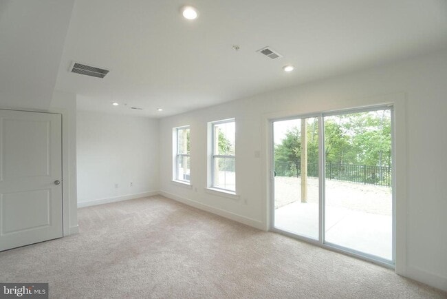 Building Photo - 114 Higher Rock Ct