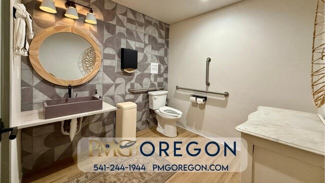 Building Photo - 626 SW 6th St