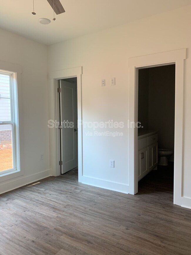 Building Photo - 223 Virginia Ave