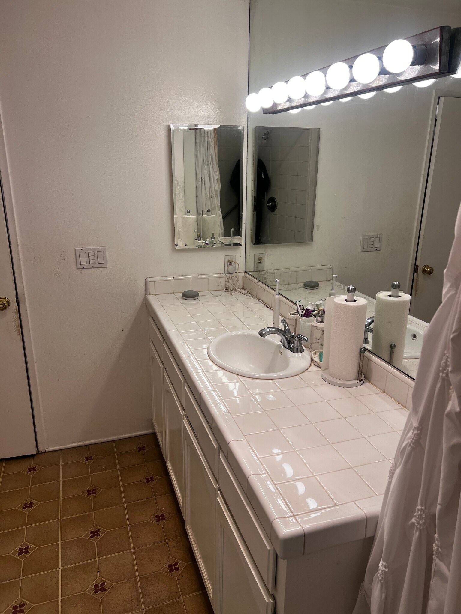 Building Photo - 5870 Green Valley Cir