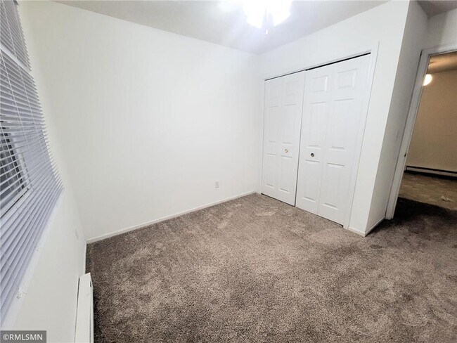 Building Photo - 530 Spring St