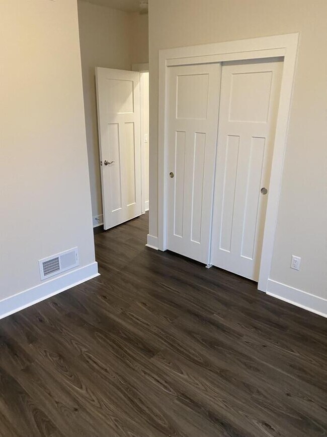 Building Photo - W218N16046 Tiger Lily Dr