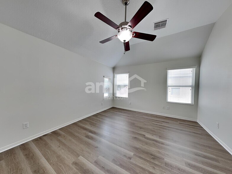 Building Photo - 16843 Blackberry Lily Ln