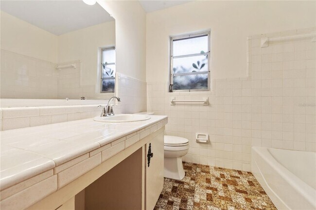 Building Photo - 12902 Forest Hills Dr