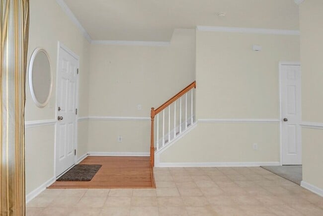 Building Photo - 215 Hemingway Cir