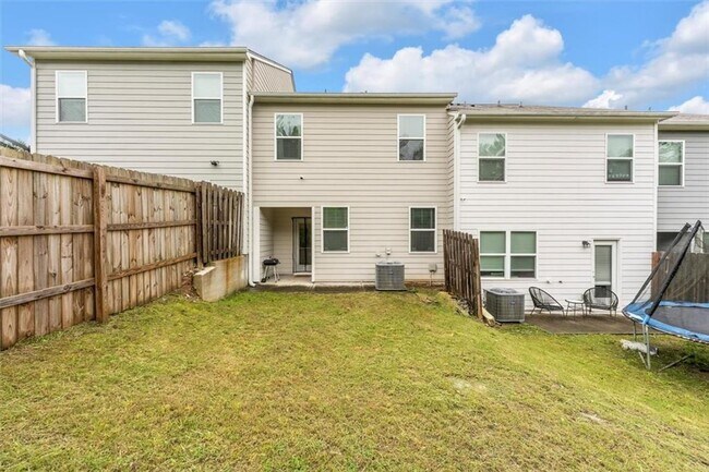 Building Photo - 5668 Union Pointe Dr
