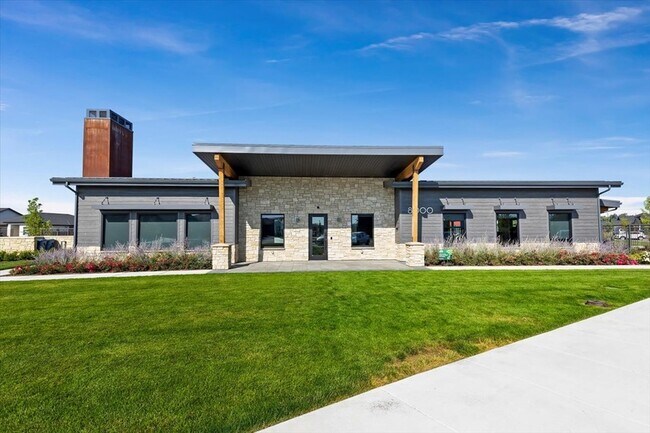 Building Photo - 8283 W Shams Ln