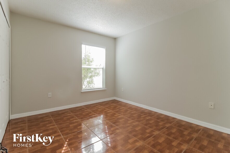 Building Photo - 253 McKay Blvd