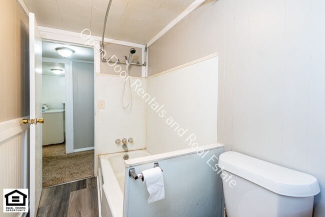 Building Photo - 2 bedroom home now available