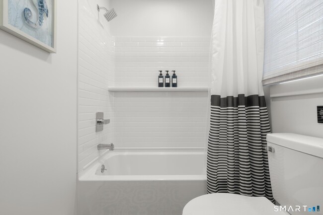 Building Photo - 1742 Boston Post Rd