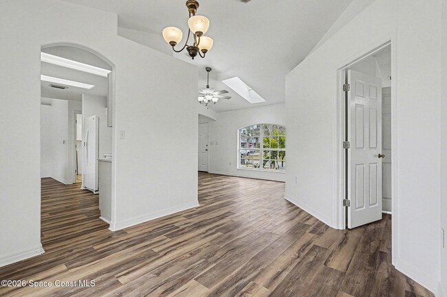 Building Photo - 998 Haas Ave NE