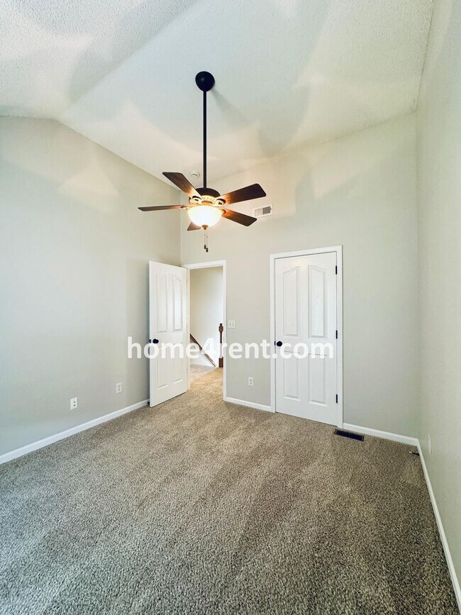 Building Photo - A Fantastic Four Bedroom, Olathe Home w/ N...