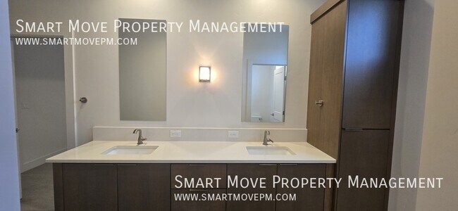 Building Photo - 3213 S Shadywood Way