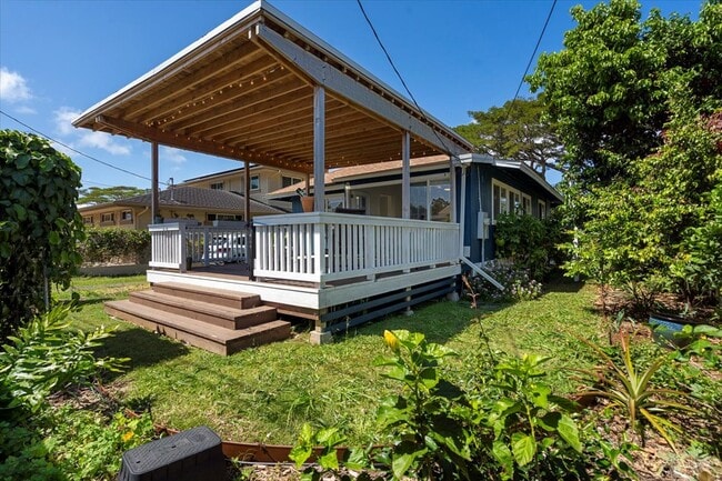 Building Photo - 36 Pokoa Pl