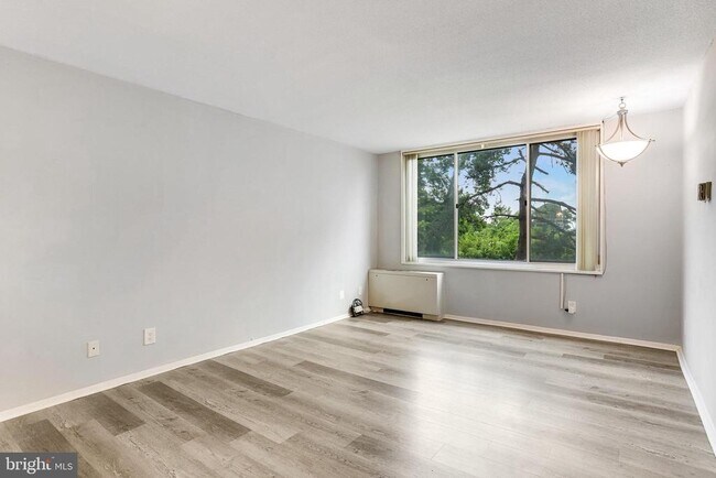 Building Photo - 11801 Rockville Pike
