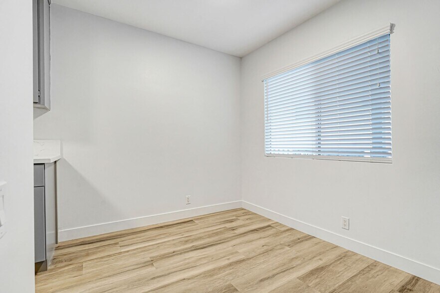 Building Photo - 847 6th St