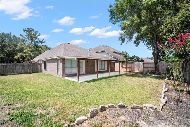 Building Photo - 9847 Willow Crossing Dr