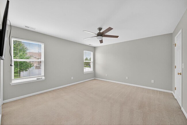 Building Photo - Charming 3-bedroom, 2-bath townhouse