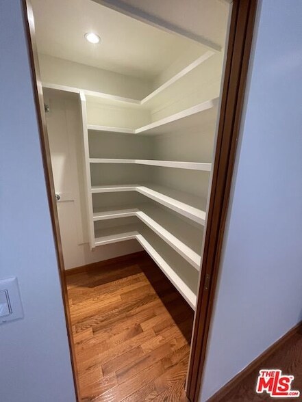 Building Photo - 926 California Ave