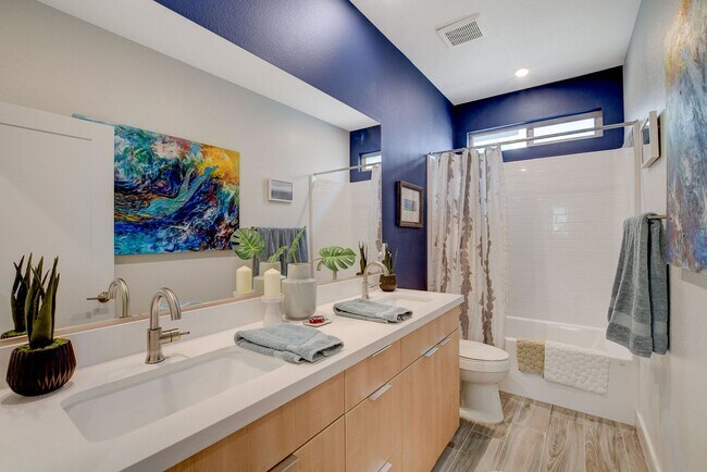 Building Photo - Amazing 2 story home in beautiful Tri Poin...