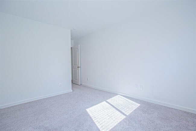 Building Photo - 2234 Memory Oaks Dr