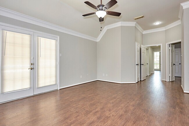 Building Photo - 6734 Wildacre Dr