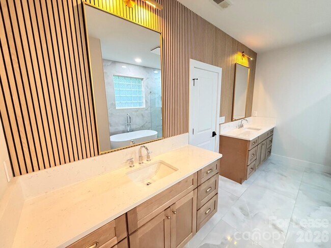 Building Photo - 5707 Verducci Ln