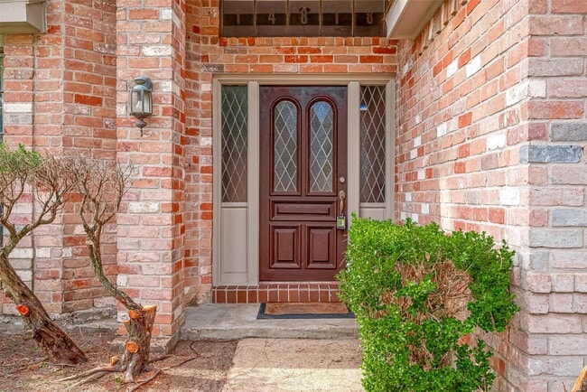 Building Photo - 14818 La Rana Dr