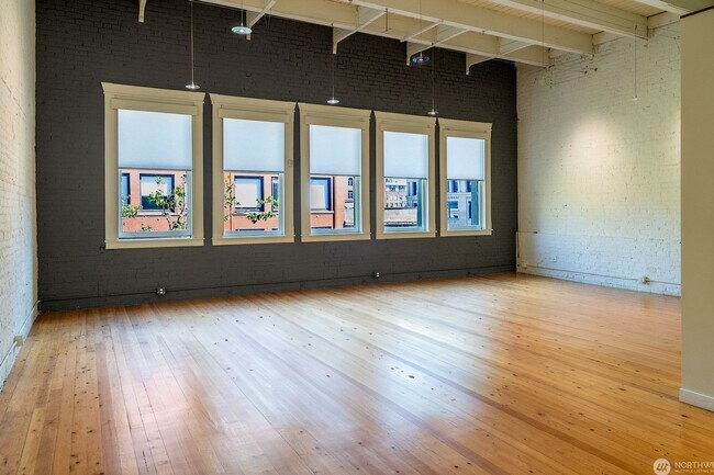 Building Photo - 2bd/1ba Seattle Condo